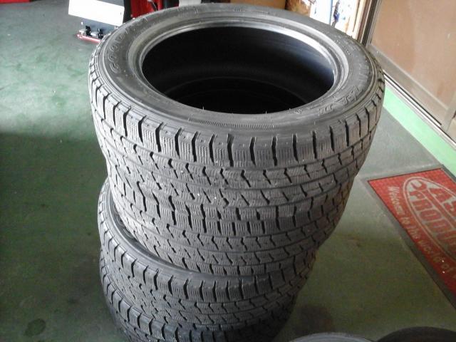 持ち込みタイヤ組み換え　215/55Ｒ17　４本