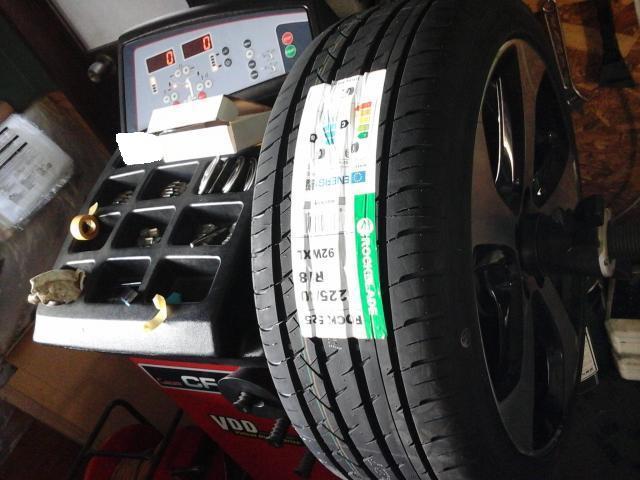 電話予約の直送タイヤ組み換え　225/40Ｒ18　４本
