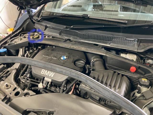 BMW　F45　218dアクティブツアラー　リアブレーキパッド交換　札幌市西区より