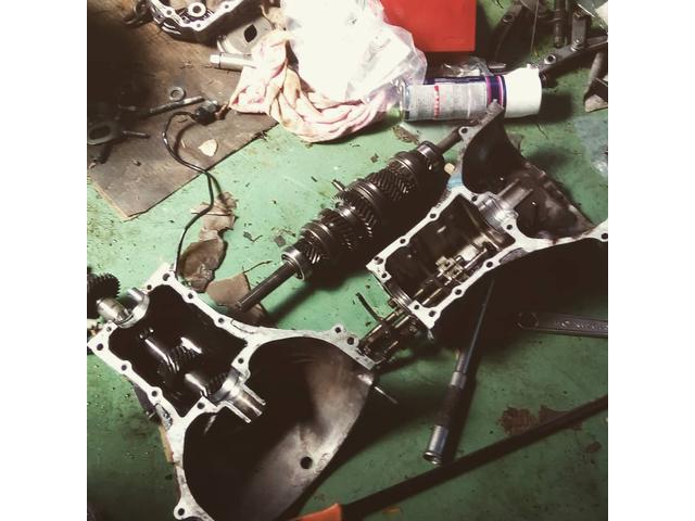 各種整備修理カスタム預かります。