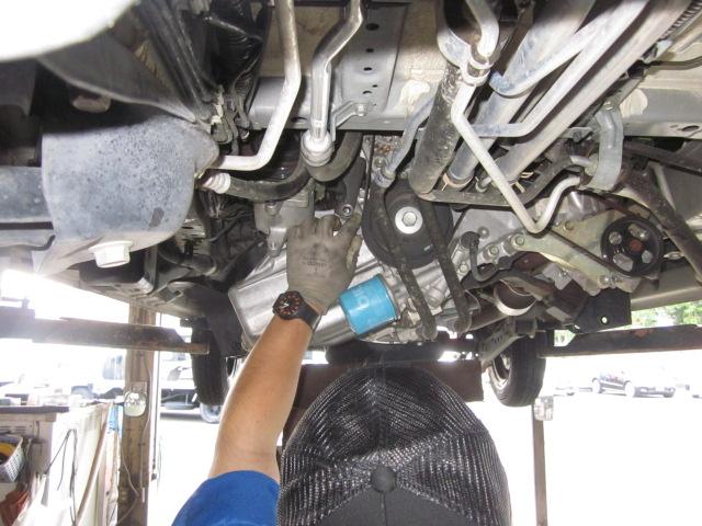 スバル　サンバーバン　車検　オイル交換　オイルドレインねじ山壊された　タイヤ交換　群馬県　渋川市
