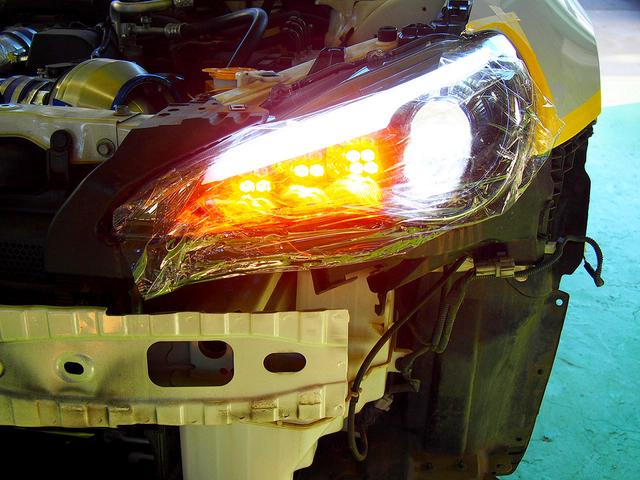 平成26年式　トヨタ　８６　ヘッドライトユニット・フロントウインカーカバー・LEDフォグランプ取付　光軸調整　群馬県　板倉町　スズキアリーナ板倉　(有)川村モータース