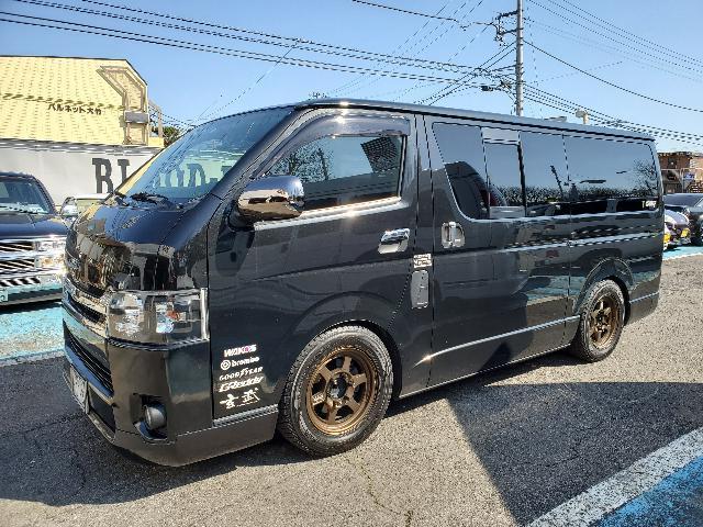 茨城県つくば市修理認証工場　国産車、アメ車、外車、輸入車、パーツ持ち込み取り付け、車検、修理、メンテナンス、カスタムのことならお任せ下さい。トヨタハイエースオイル交換承りました。