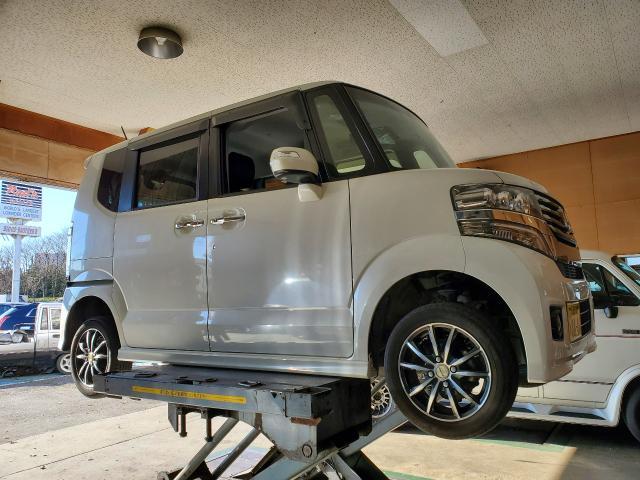 茨城県つくば市修理認証工場　国産車、外車、輸入車、アメ車、パーツ持ち込み取り付け、車検、修理、メンテナンス、カスタムのことならお任せ下さい。ホンダＮ－ＢＯＸカスタム車検承りました。