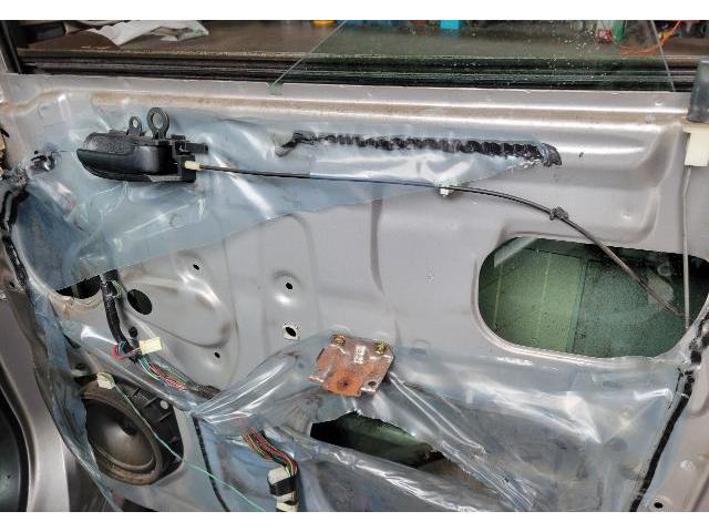 トヨタbB パワーウインドウ修理承りました。
茨城県つくば市修理認証工場　国産車、外車、輸入車、アメ車、パーツ持ち込み取り付け、車検、修理、板金塗装、カスタム、メンテナンスのことならお任せください。