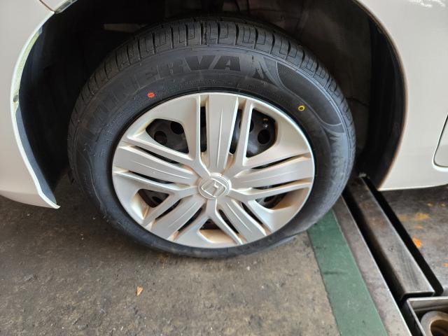 ホンダ　フィット　ホイール・タイヤ交換承りました。茨城県つくば市修理認証工場、国産車、外車、アメ車、パーツ持ち込み取り付け(一部取付不可)車検、修理、板金塗装、カスタムのことならお任せください。