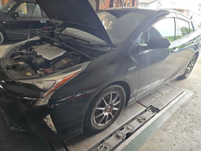 トヨタ　プリウス　ガソリン車用(オイル交換)承りました。茨城県つくば市修理認証工場、国産車、外車、アメ車、パーツ持ち込み取り付け(一部取付不可)車検、修理、板金塗装、カスタムのことならお任せください。