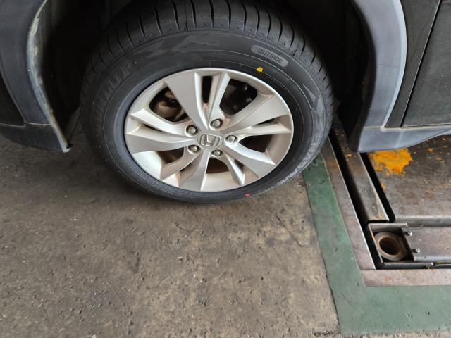 ホンダ　ヴェゼル　ホイール・タイヤ交換承りました。茨城県つくば市修理認証工場、国産車、外車、アメ車、パーツ持ち込み取り付け(一部取付不可)車検、修理、板金塗装、カスタムのことならお任せください。
