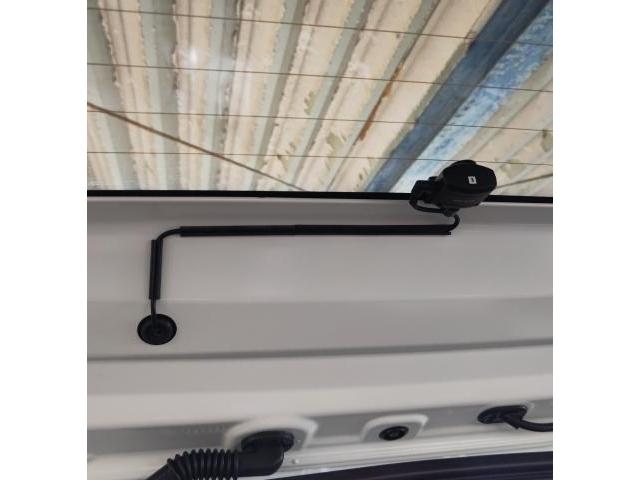 水戸市T様　スズキ　スペーシア　ドラレコ前後　CDデッキ取付　販売車の架装作業です