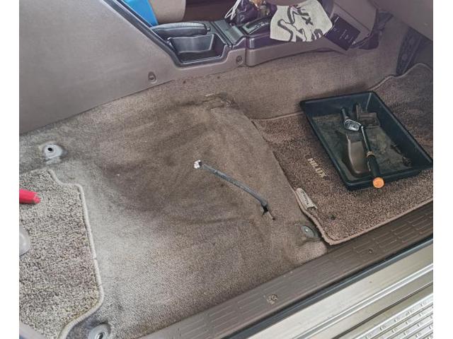 古河市K様　ハイラックスサーフ　運転席　シート　座面交換　弊社で部品をご用意しました