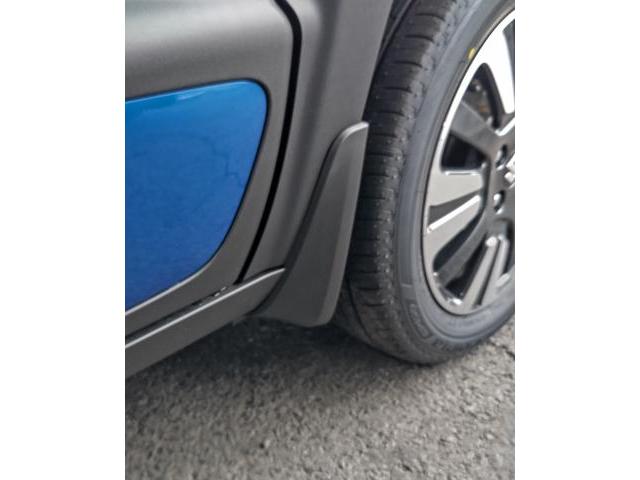 水戸市K様　スズキ　クロスビー　ナビ　バックカメラ　ドラレコ前後　ETC マッドフラップ　スピーカー前後　取付　販売車の架装作業です