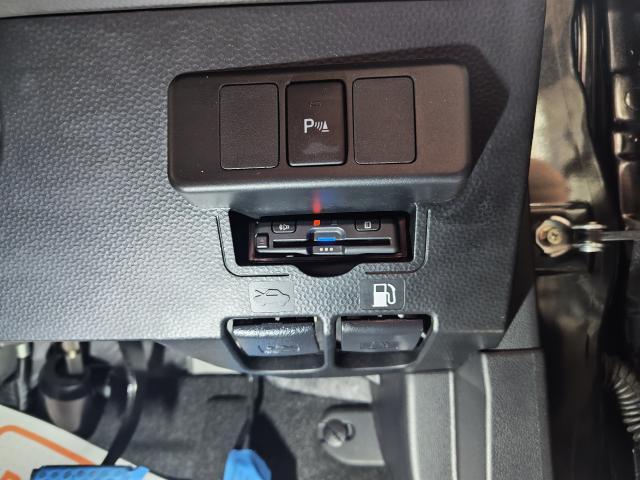 石岡市W様トヨタ　ルーミー　ETC取付　販売車の架装作業です