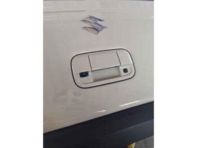 水戸市K様　スズキ　ハスラー　ナビ　バックカメラ　ドラレコ前後　ETC ドアカーテシイルミ　取付販売車の架装作業です