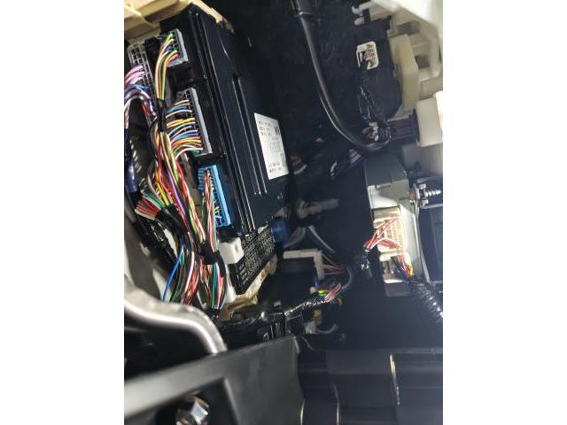 水戸市K様　スズキ　ハスラー　ナビ　バックカメラ　ドラレコ前後　ETC ドアカーテシイルミ　取付販売車の架装作業です