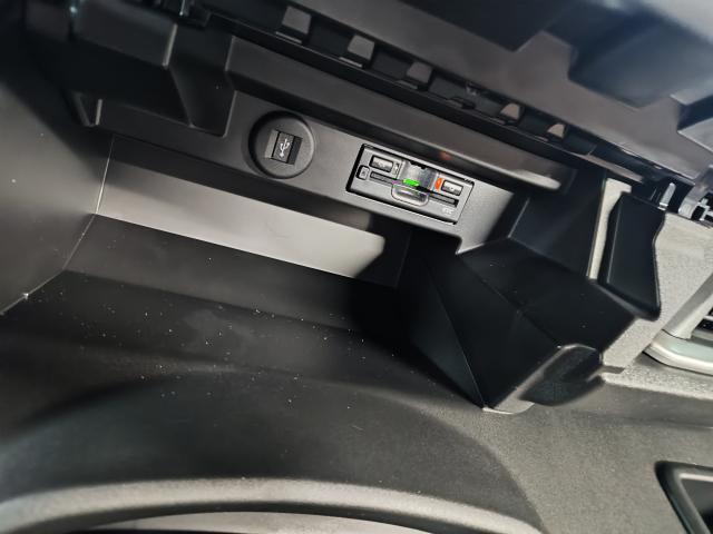 那珂市N様　スズキ　ソリオ　ドライブレコーダー前後　ETC取付　販売車の架装作業です