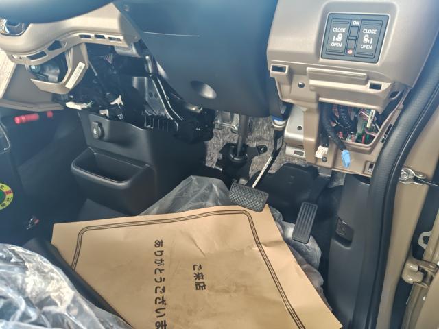 水戸市I様　ホンダ　Ｎ－ＢＯＸ　ドライブレコーダー前後　ETC取付 販売車の架装作業です