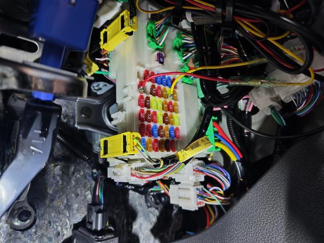 水戸市I様　ホンダ　Ｎ－ＢＯＸ　ドライブレコーダー前後　ETC取付 販売車の架装作業です