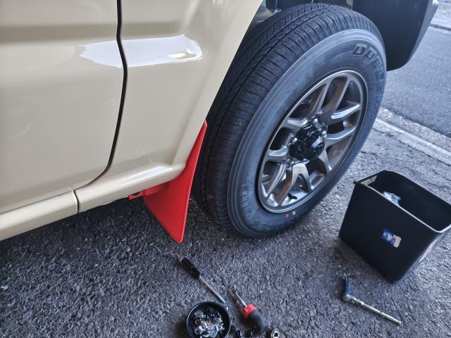 ひたちなか市M様　スズキ　ジムニー　販売車の架装作業です