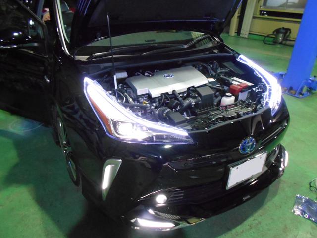 プリウス　LEDデイライト取付　LEDフットイルミ取付　タイヤ履き換え　部品持ち込み　ご予約作業　
