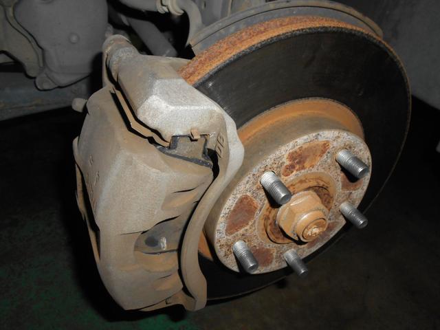 水戸　あんしん車検コースで車検整備　ステップワゴンの車検　ブレーキがキーキー鳴る　ブレーキオイルとブレーキパッド交換して改善　RG1　クルマの車検や整備は県央自動車販売水戸