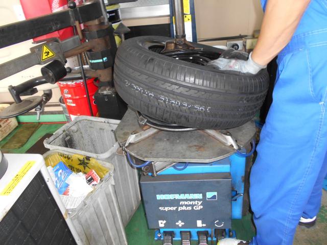 タイヤのパンク　ホイールが曲がり変形 格安輸入タイヤ取扱い　単品交換可能