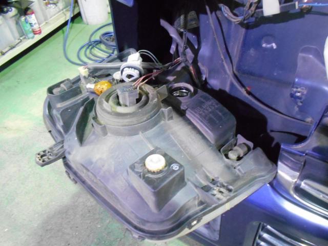 ウインカーつかない 電球交換作業 ヘッドライト外し スズキエブリイ 県央自動車販売水戸 DA62V  