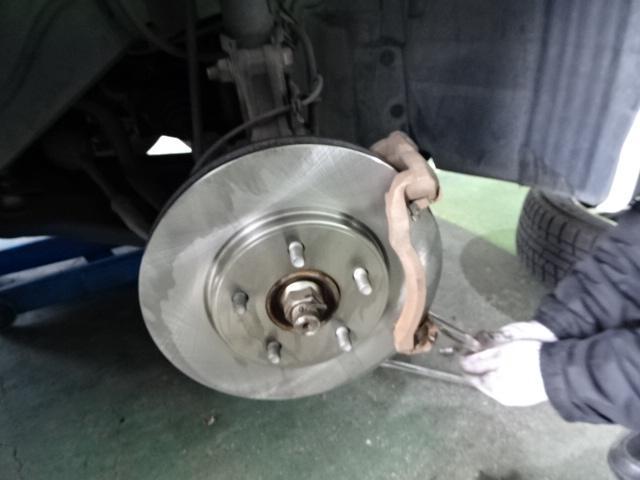 ブレーキパッド交換 ディスクローター交換  日産セレナ 持ち込み部品取付可　代車無料　茨城県水戸　県央自動車販売水戸