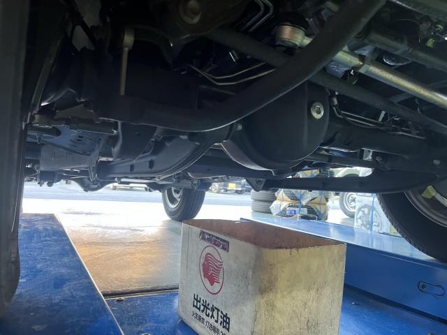 エンジンオイル交換 スピード交換 お子様連れにキッズスペースあります。オイル交換時、無料で空気圧の点検をします。初めての方もお気軽にご来店下さいませ