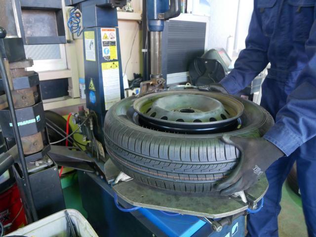 トヨタ ヤリス オートウェイ直送店 タイヤ組替 スタットレスタイヤからサマータイヤへ 