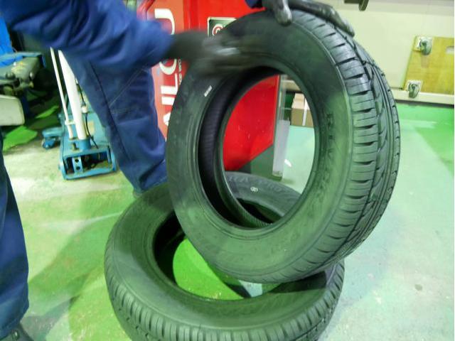 日産ノート オートウェイ直送取付店 スタットレスからサマータイヤへ シーズンになると予約が取りにくくなります。