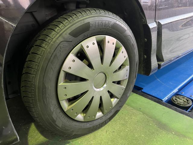 スタットレスタイヤ 雪の天気予報が出てからでは交換が間に合わないケースが多いです、 直前になるとご予約が取れません。