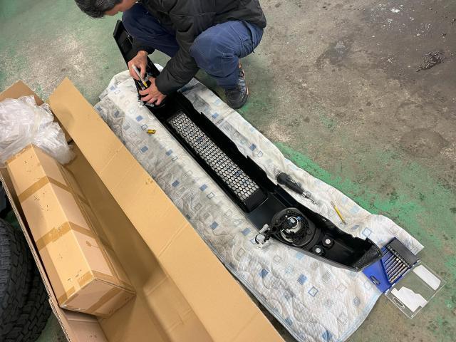 スズキ　ジムニーシエラ 持込フロントバンパー取付 車両側への加工が必要です