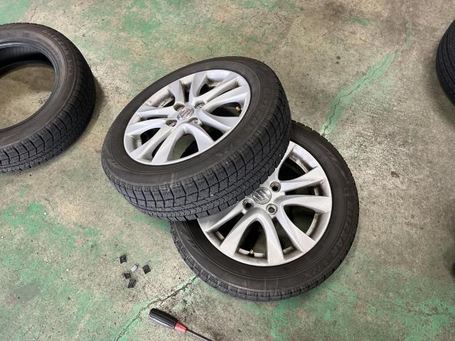 スズキ　アルトラパン　スタットレス交換 タイヤも経年劣化します。古いスタットレスでは本来の性能を発揮せず危険です