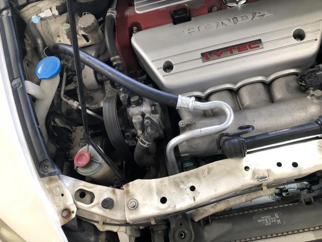 シビック　エアコン修理・エアコンホース交換
ボンネットステーがエアコンホースにあたり擦れによって不具合が出た