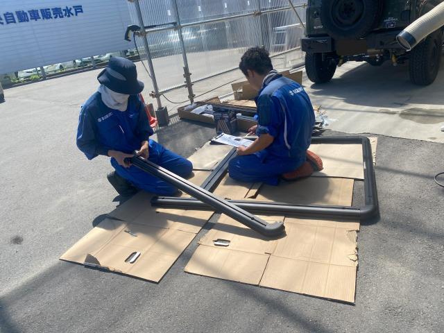 ジムニー　ルーフキャリア取付　　ルーフキャリアの取り付けはジムニーのカスタムの中でも「実用性＋見た目」の両立ができる最高のアップグレードです