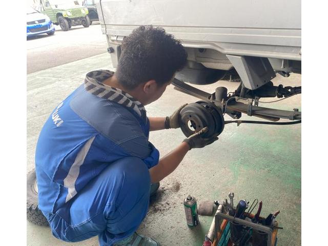 キャリイトラック 車検 日本の法律(道路運送車両法)に基づいて義務付けられている定期的な車両検査です。公道を安全に走行するために、車が国の定める「保安基準」を満たしているかをチェックします