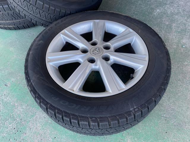 スタッドレス交換 エスティマ 寒くなってきましたので車も冬支度しませんか?ご予約承っております。