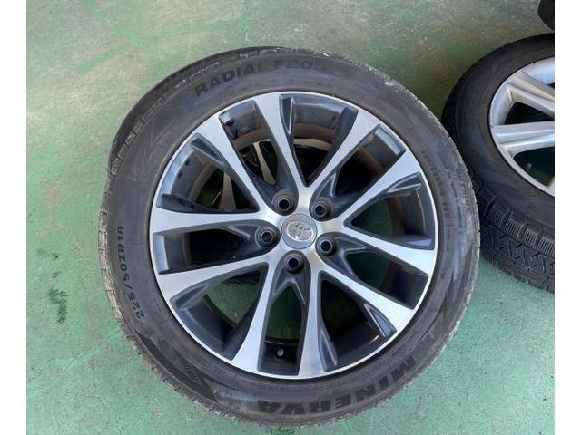 スタッドレス交換 エスティマ 寒くなってきましたので車も冬支度しませんか?ご予約承っております。