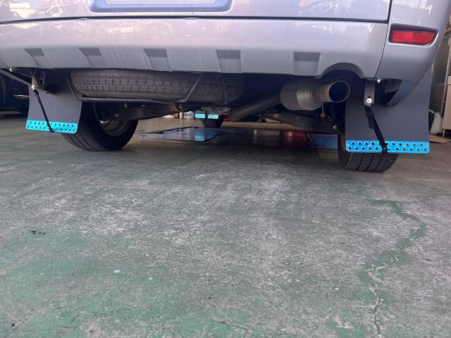 デリカD:5 マッドガード(泥除け)持込取付 泥や小石などからボディを守り傷や汚れを軽減します!ドレスアップ効果も◎