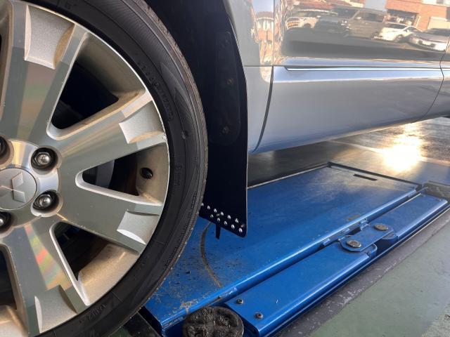 デリカD:5 マッドガード(泥除け)持込取付 泥や小石などからボディを守り傷や汚れを軽減します!ドレスアップ効果も◎