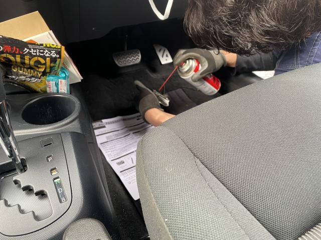 アクア　アクセルペダル取付交換はリスクが高い！！　アクセルペダルは電子制御されてることも多いし、誤作動すると事故につながる可能性も！