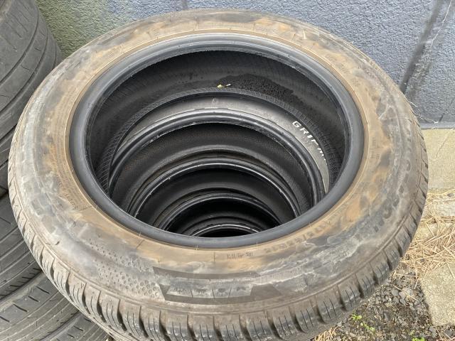 スペイド　パンクして走行できない！　レッカー車で搬入　タイヤ４本交換　当店はオートウェイ直送取付店ですのでお客様ご自身でご注文して当社に直送OK！！