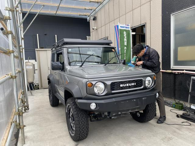 シエラ　ボディ磨き 納車整備です。お客様に喜んで頂けるよう一生懸命キレイにさせて頂き納車いたします