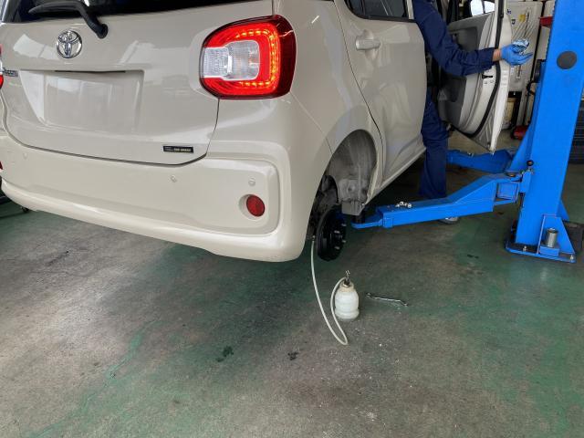 パッソ　法定24か月点検車検　タイヤの溝が少ないと車検に通らない？！車検のタイミングでタイヤも交換しませんか？