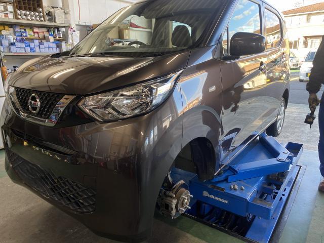 デイズ　タイヤ交換 当店オートウエイ直送取付店です。もちろん当店にてご注文もOKです。