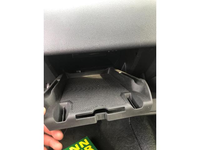 ボルボ V50 エアコンフィルター交換