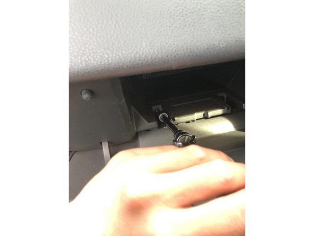 ボルボ V50 エアコンフィルター交換