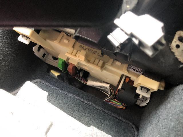 ボルボ V50 エアコンフィルター交換