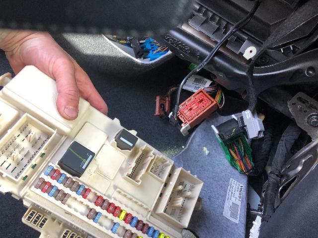 ボルボ V50 エアコンフィルター交換