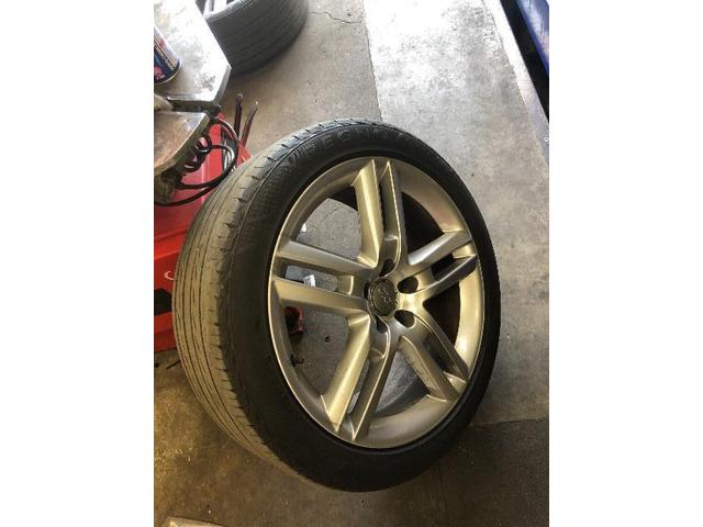 アウディ A6 2.0TFSI クワトロ タイヤ交換